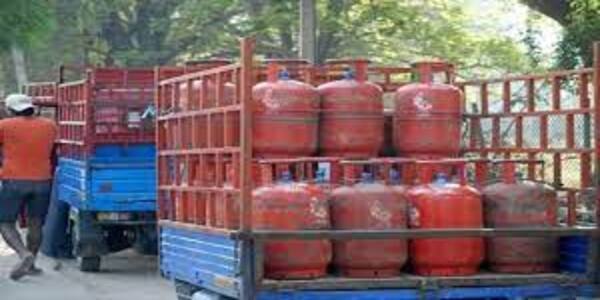 Price of commercial LPG cylinder increased by Rs 209, ATF price increased by 5%