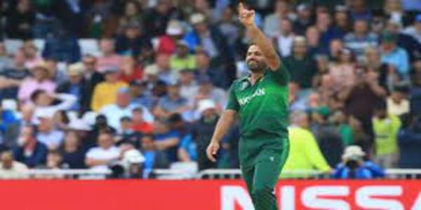 Pakistani fast bowler suddenly retired before Asia Cup and World Cup, creating panic among fans