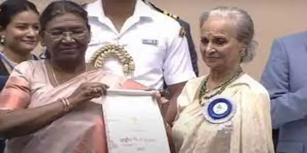 National Film Awards: Waheeda Rehman received Dadasaheb Phalke Award, actress's advice to the youth - listen to the heart.