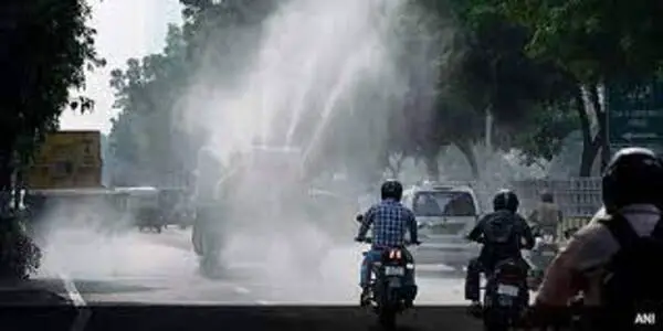 Mumbai is hit by heat along with pollution, the health of the city's people is deteriorating.