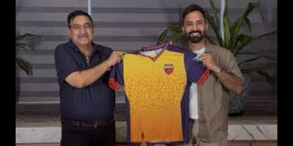 Dinesh Karthik Joins Sharjah Warriorz for ILT20 Season 4