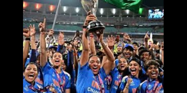 Shraddha Kapoor compares India's Women’s World Cup victory to 1983 win; Amitabh Bachchan, Anushka Sharma laud team