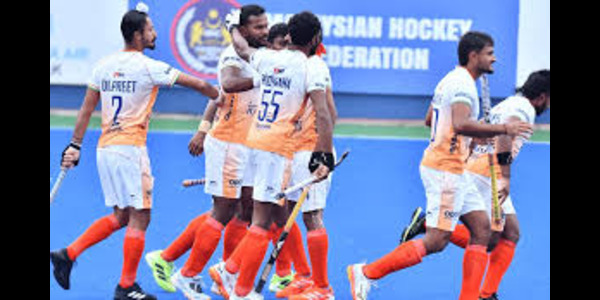 India were denied a second goal after the New Zealand keeper deflected Abhishek's shot from close range, thus concluding a fast-paced first quarter.