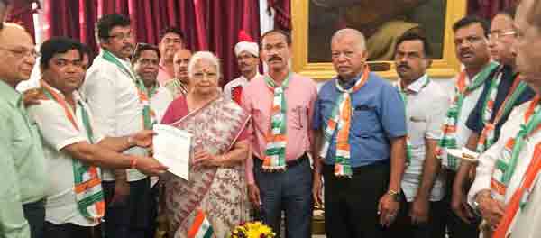 Congress stakes claim to form govt in Goa