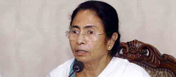 Centre is resorting to vote-bank politics: Mamata Banerjee