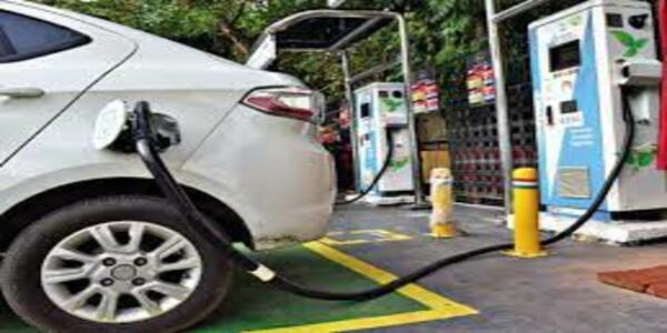 Make electric vehicles affordable for common people: Karnataka CM tells EV manufacturers