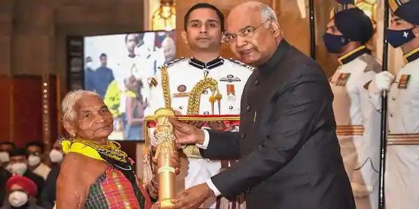 Meet environmentalist Tulsi Gowda, who collected her Padma Shri award barefooted